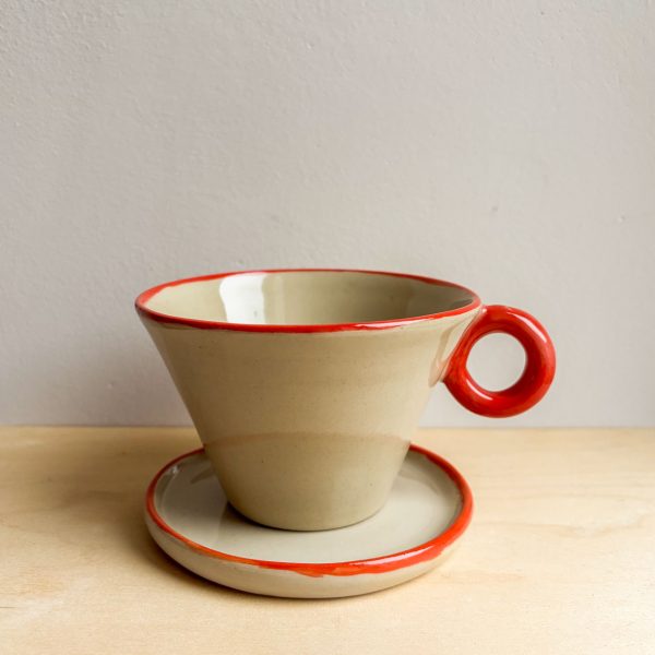 Filiżanka ze spodkiem